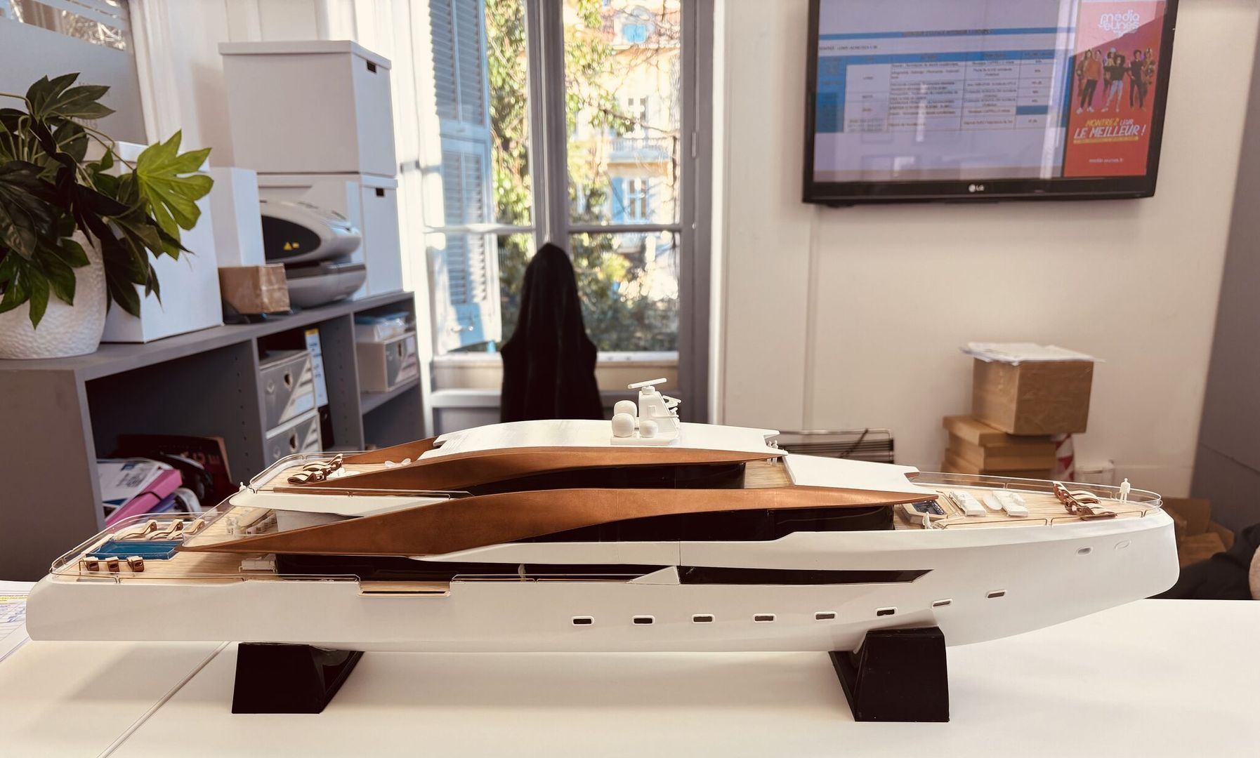 Maquette d'un yacht créée par les étudiants d'ITECOM dans le cadre de leur formation en architecture d’intérieur.