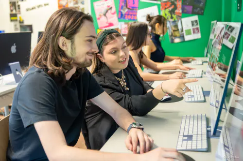 Formations en design certifiées RNCP proposées à Itecom Aix : prépa, bachelors et mastères en architecture intérieure, motion design, UX/UI et numérique.